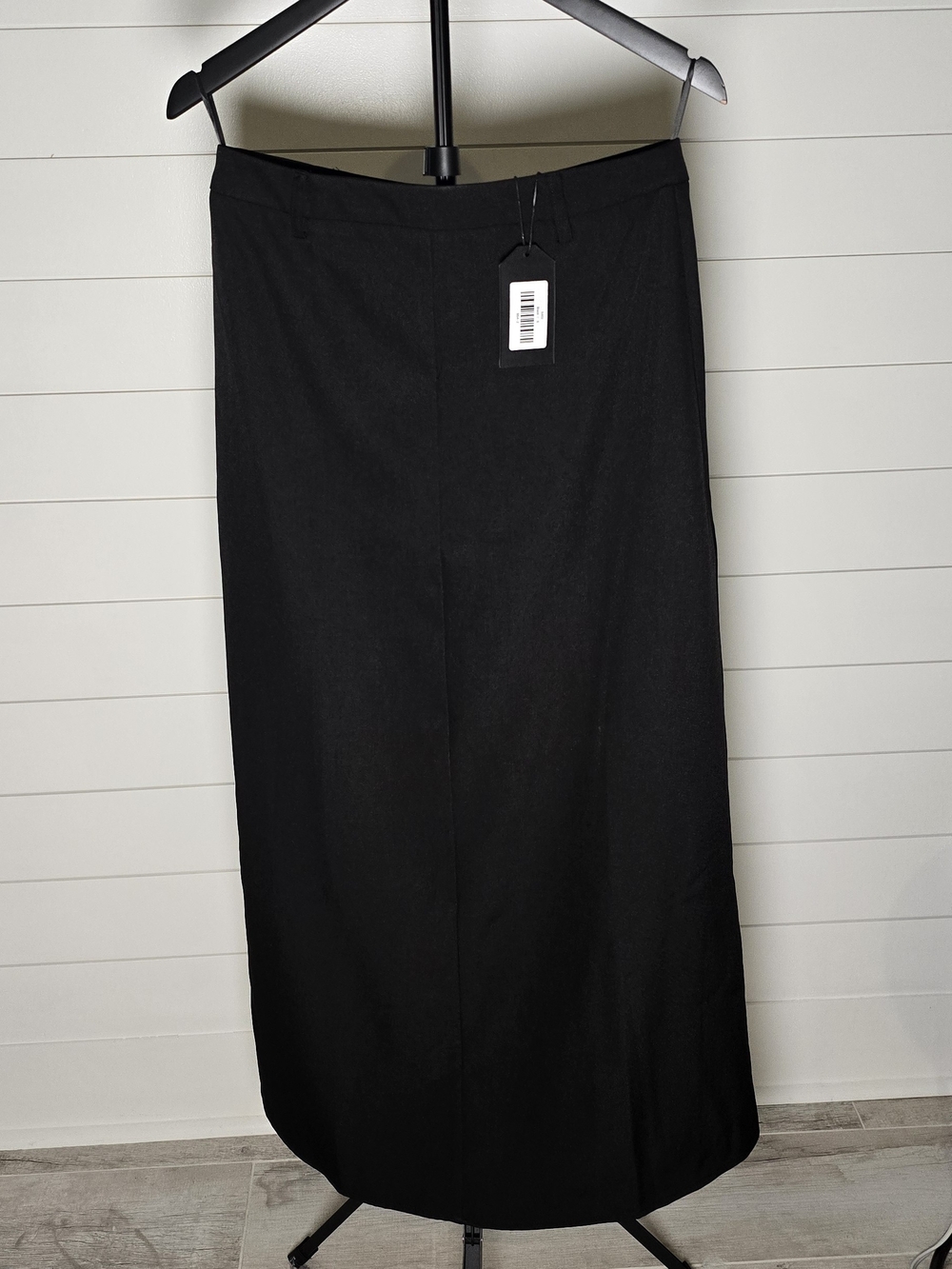 New Aleeza Paris  Rosalie Skirt

Black Maxi Skirt SizE Small